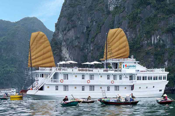 Tour Du Thuyền Hạ Long Majestic Cruise 2 Ngày 1 đêm