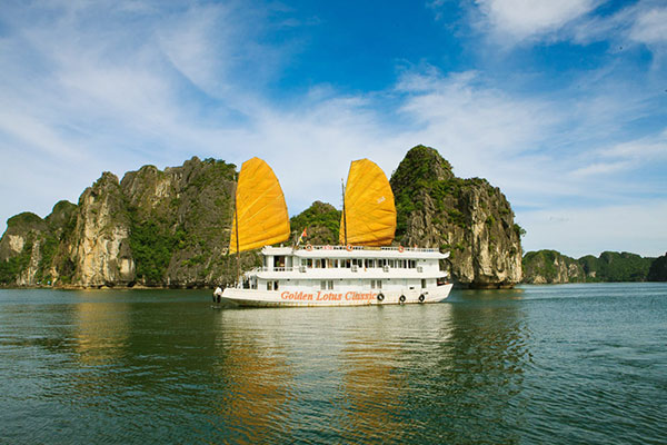 Tour Du Thuyền Hạ Long Golden Lotus Cruise 3 Ngày 2 đêm