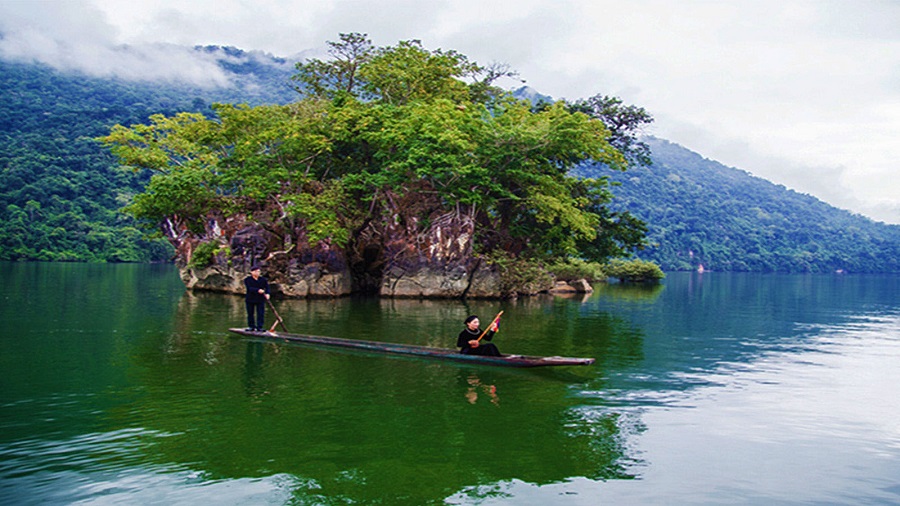Tour Thác Bản Giốc – Pác Bó – Hồ Ba Bể 3 Ngày 2 Đêm