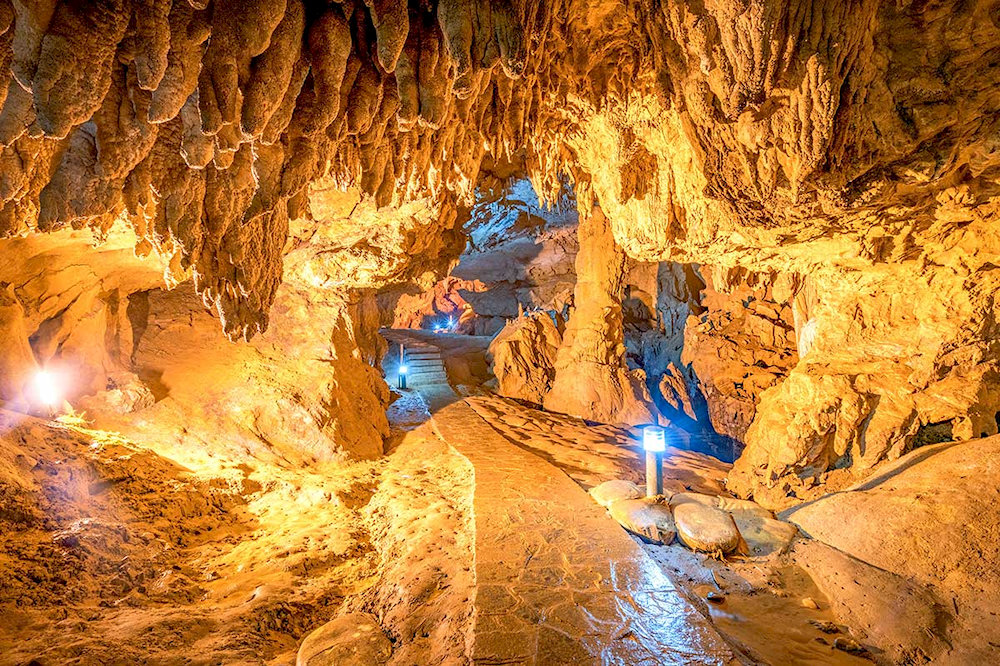 Tour Thác Bản Giốc – Pác Bó – Hồ Ba Bể 3 Ngày 2 Đêm