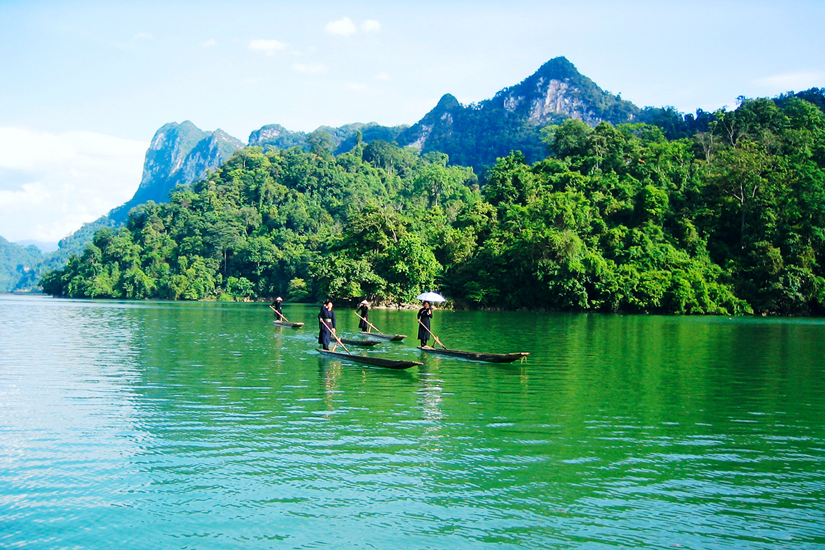 Tour Thác Bản Giốc – Pác Bó – Hồ Ba Bể 3 Ngày 2 Đêm