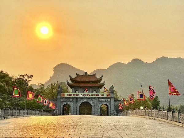 Tour Ninh Bình Hoa Lư – Tam Cốc 1 Ngày