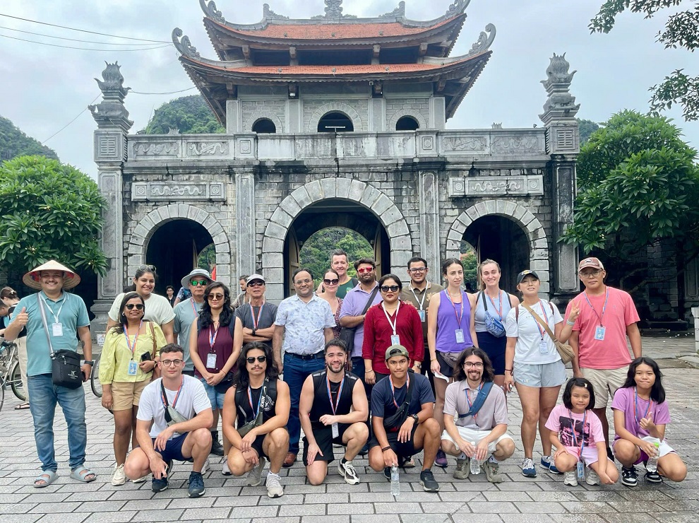 Tour Hoa Lư – Tam Cốc – Hang Múa 1 Ngày