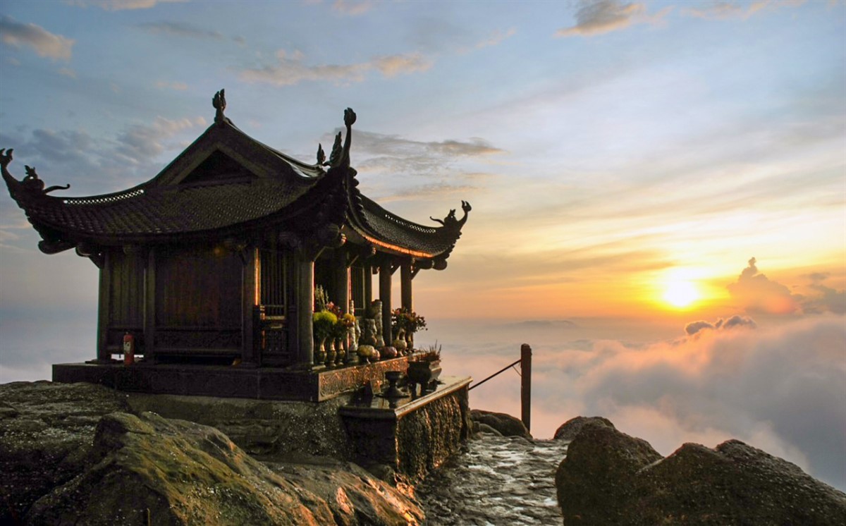 Tour Yên Tử 1 Ngày | Hành Trình Tâm Linh Từ Hà Nội