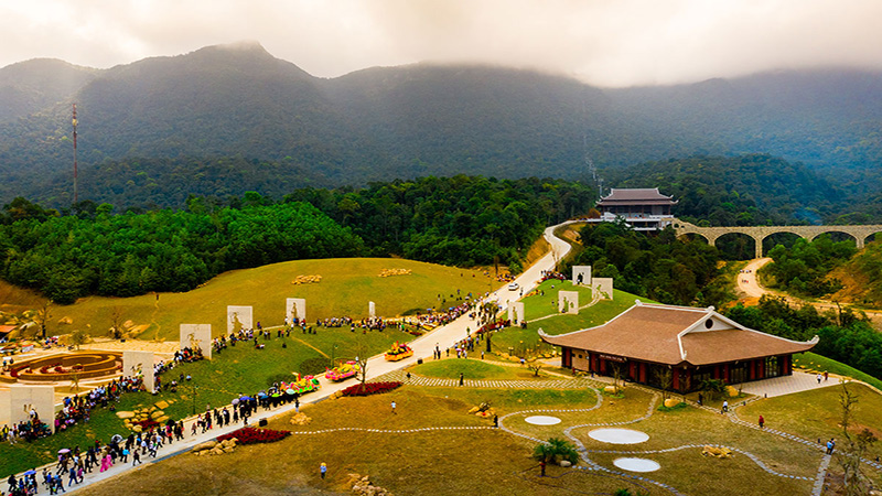 Tour Yên Tử 1 Ngày | Hành Trình Tâm Linh Từ Hà Nội
