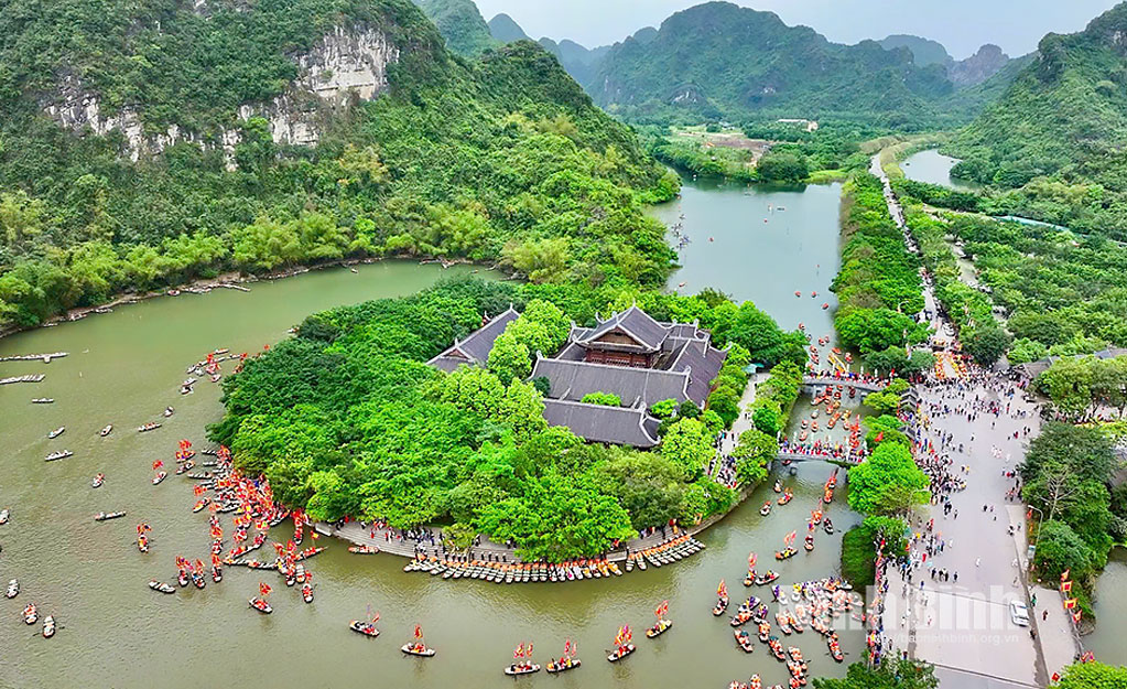 Tour Ninh Bình 2 Ngày 1 Đêm Từ Hà Nội | Tràng An – Bái Đính