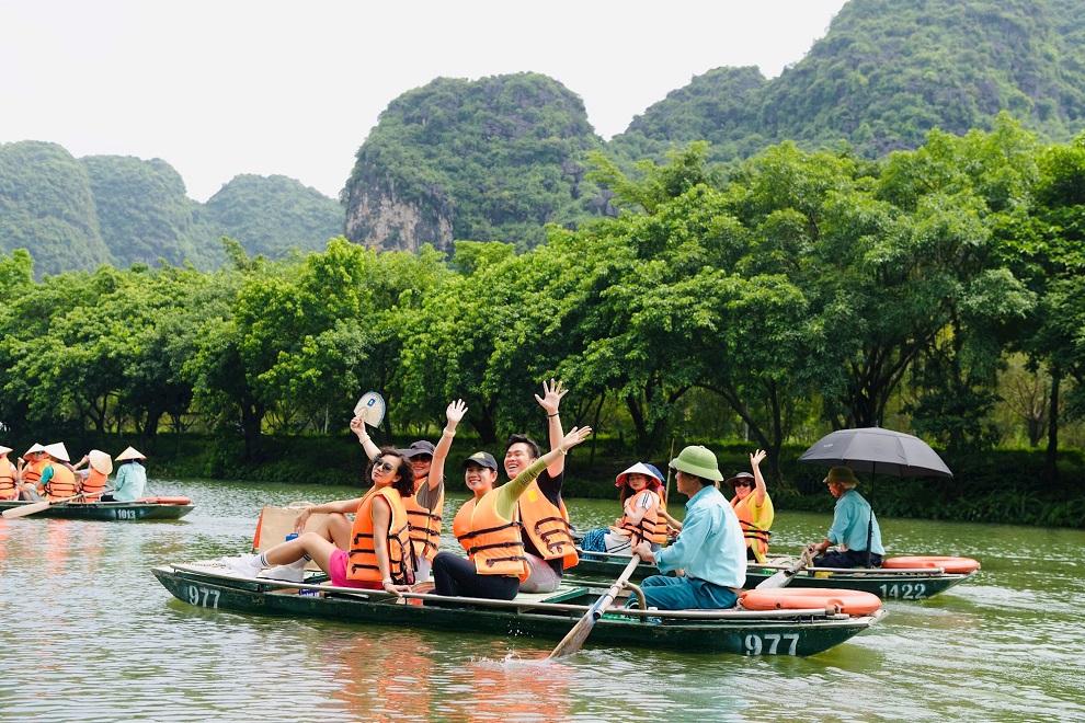 Tour Bái Đính – Tràng An – Hang Múa 1 Ngày